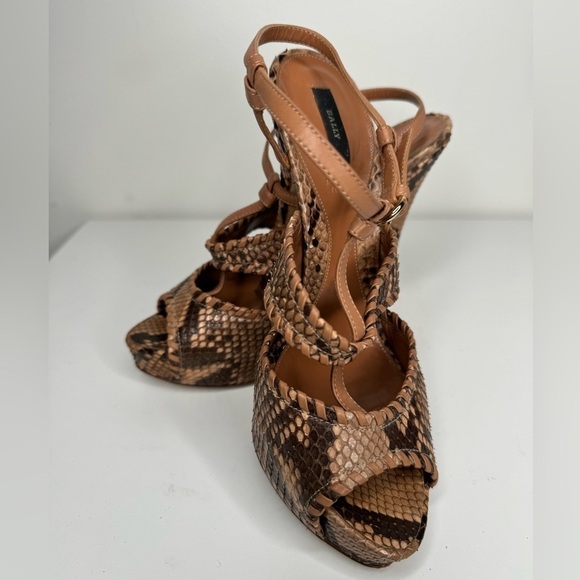 Bally Women's Snakeskin Platform Heels Sz 7.5 - Picture 1 of 5